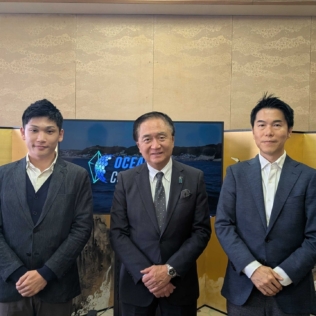 神奈川県知事へ表敬訪問を実施しました。